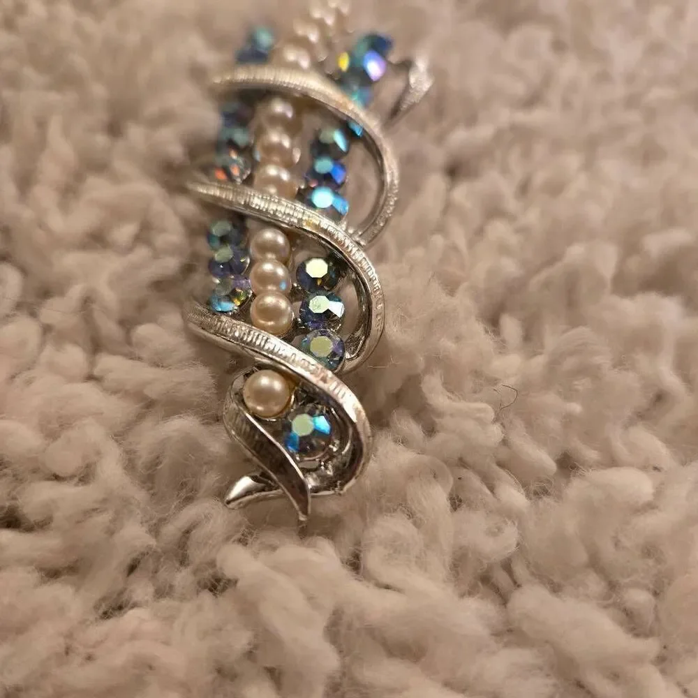 Coro Silver Blue AB Pearl Brooch Pin